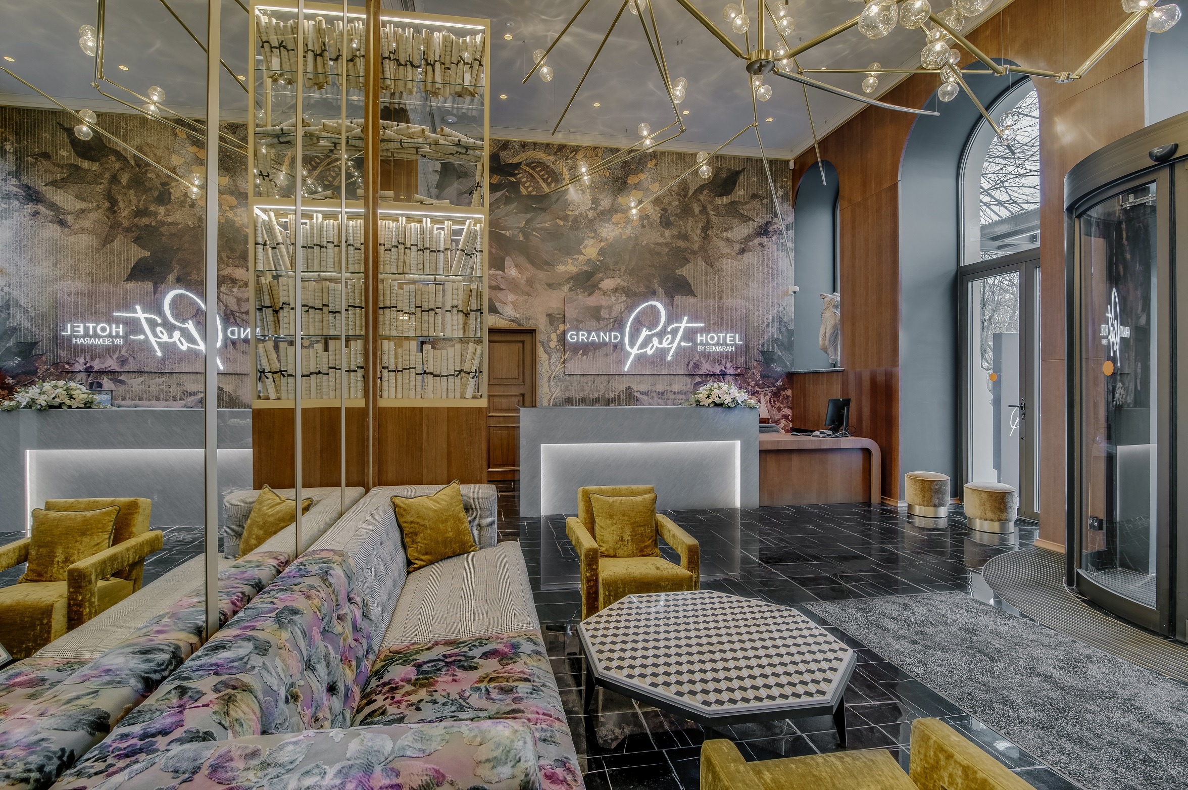 Grand Poet by Semarah Hotels
