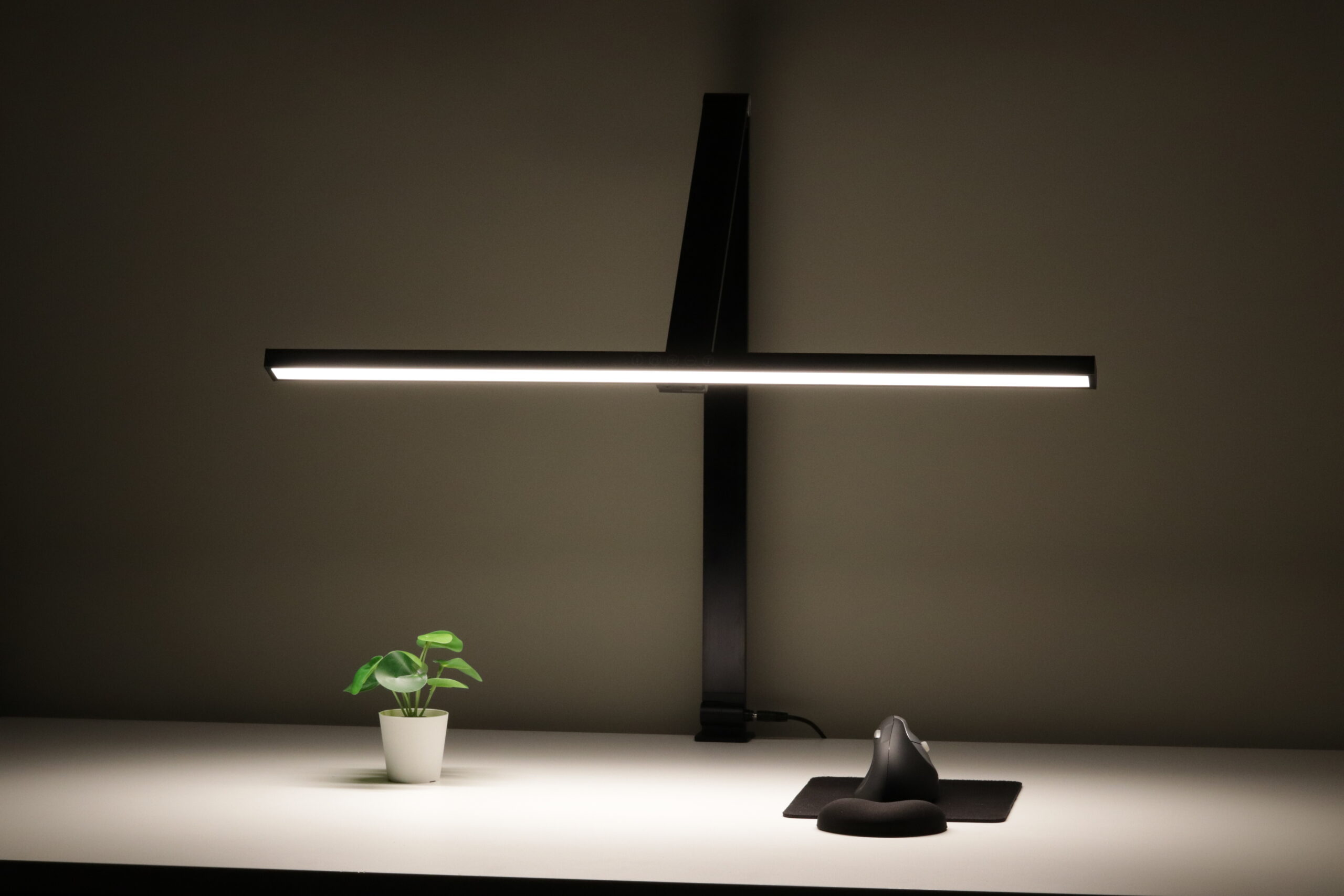 D1000LED desk lamp