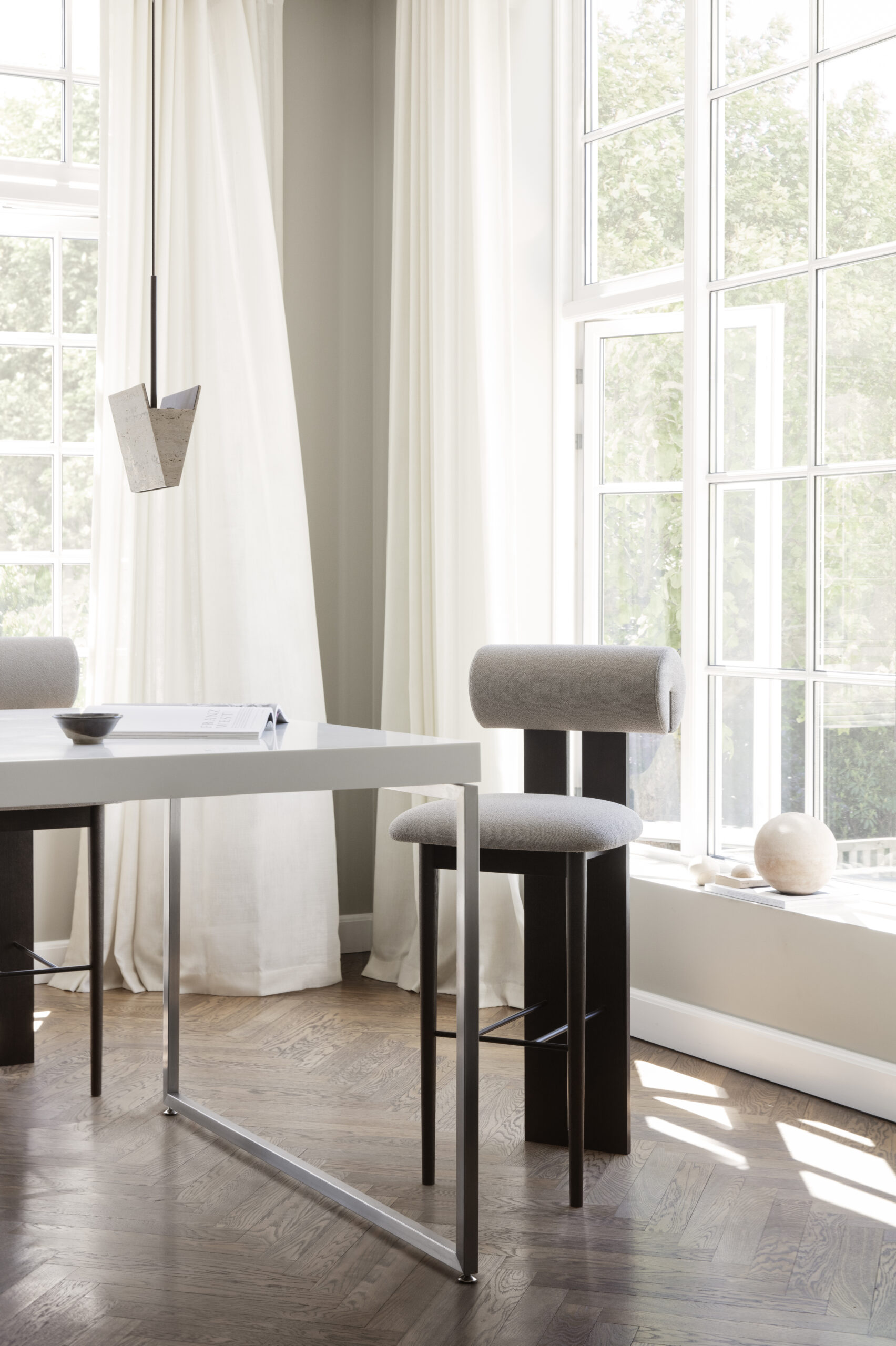 HIPPO bar stool with backrest